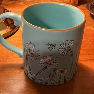 Spectrum Designz  Daisy Bee Field collection 21 oz mug